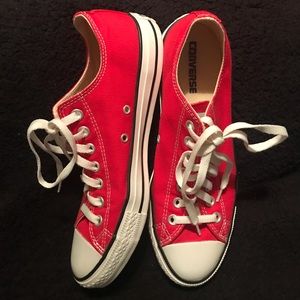 All Star Converse, color red, size 8.5, like New great condition
